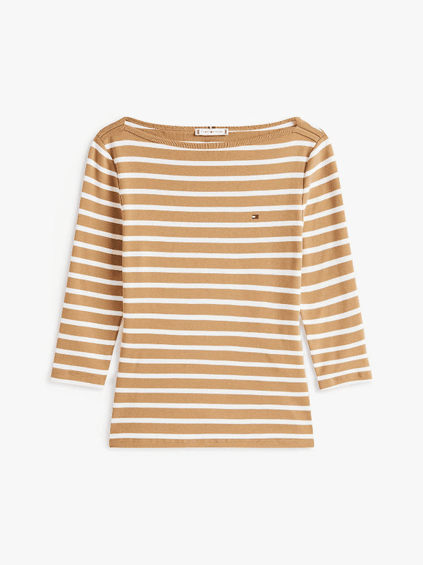 T-shirt con scollatura a barca